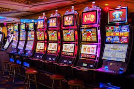 Tampilan permainan Diamond Empire di platform tanganjudi dengan tema kemewahan